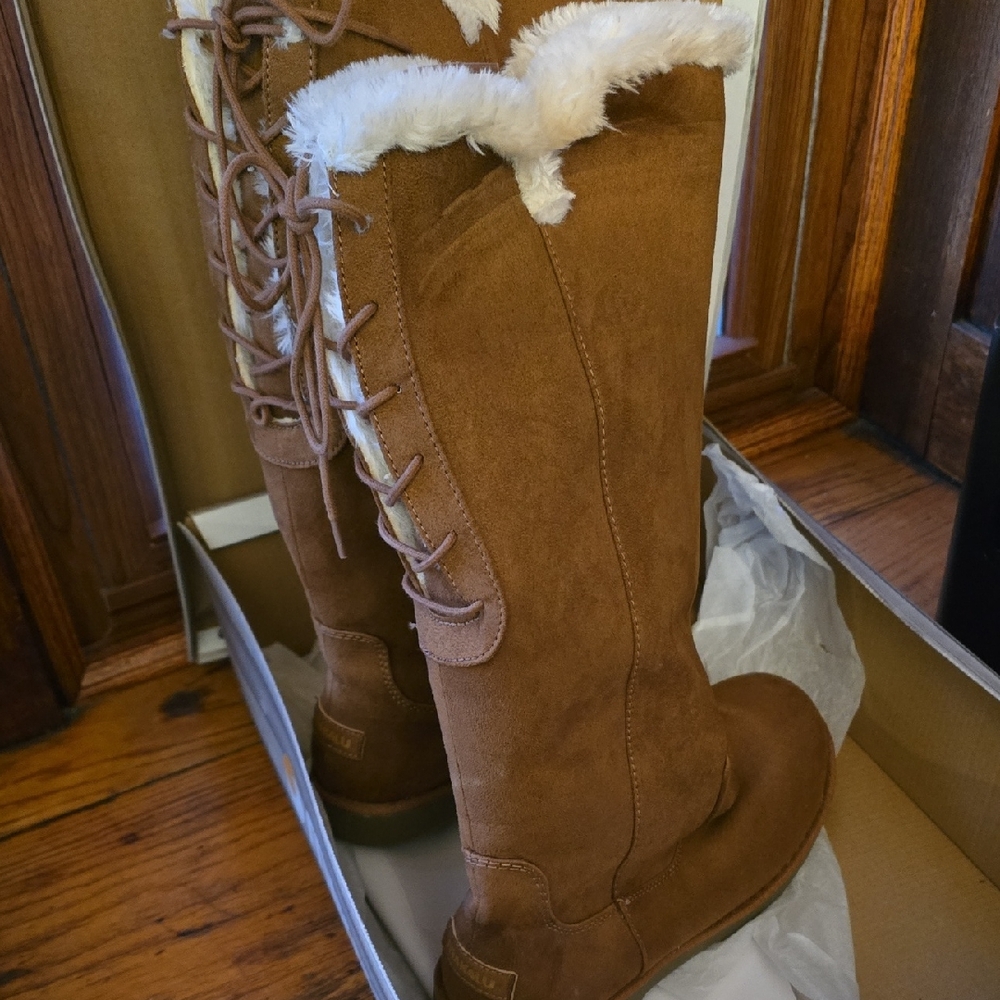 Makalu Brown Knee-High Boots with Fur Trim